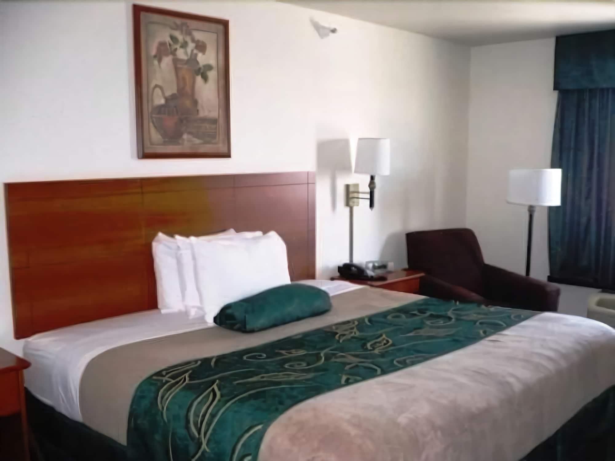 Travelodge By Wyndham Clinton Valley West Court Habitación foto