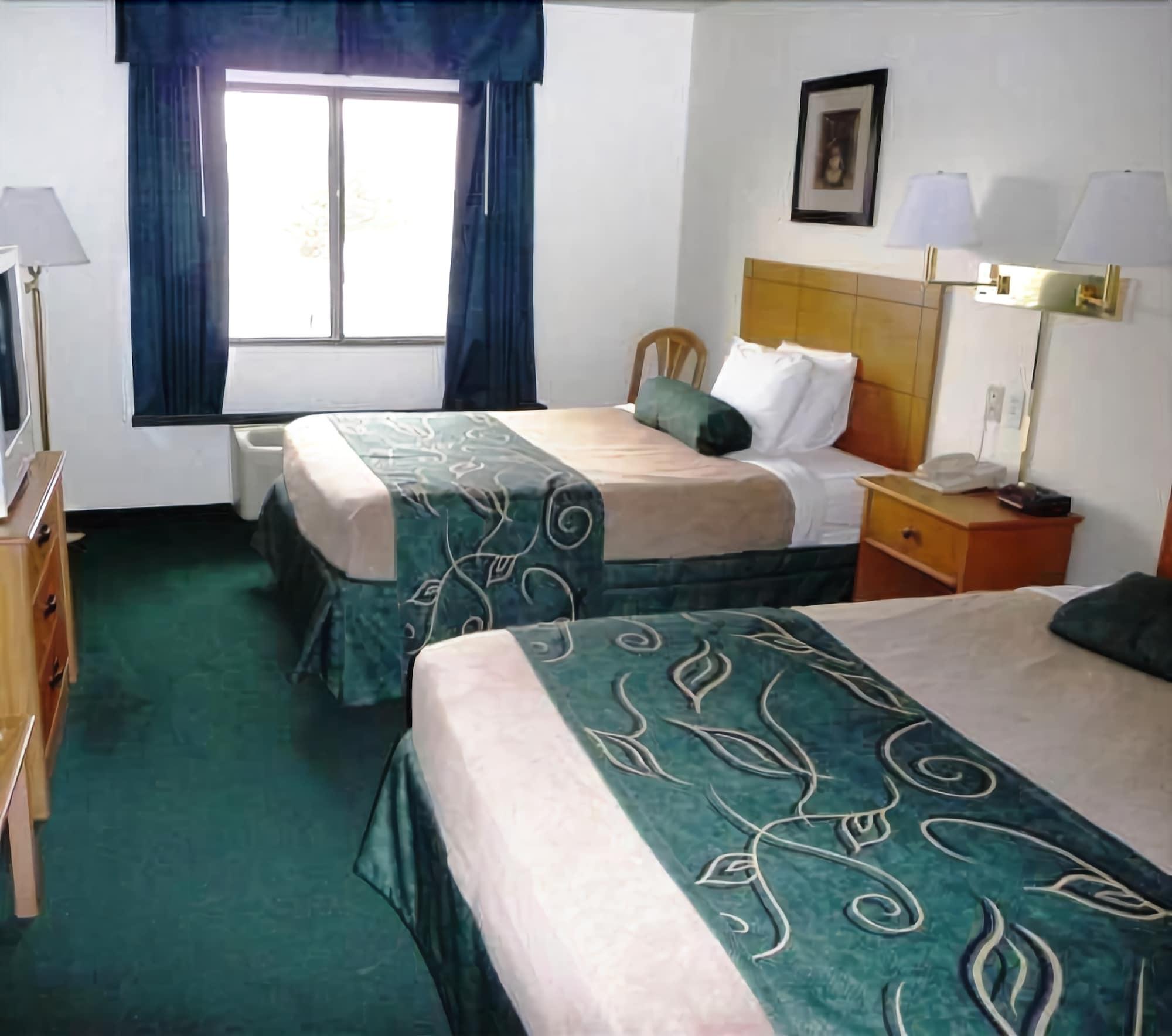 Travelodge By Wyndham Clinton Valley West Court Habitación foto
